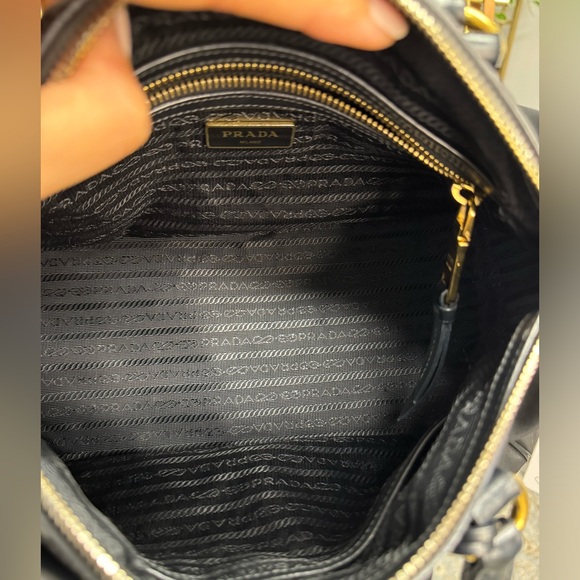 JR9281 Prada Nylon Boston Bag Leather trim and handles - Picture 2 of 3